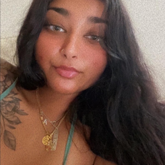 Meet your Posher, Sav - Picture 4 of 5